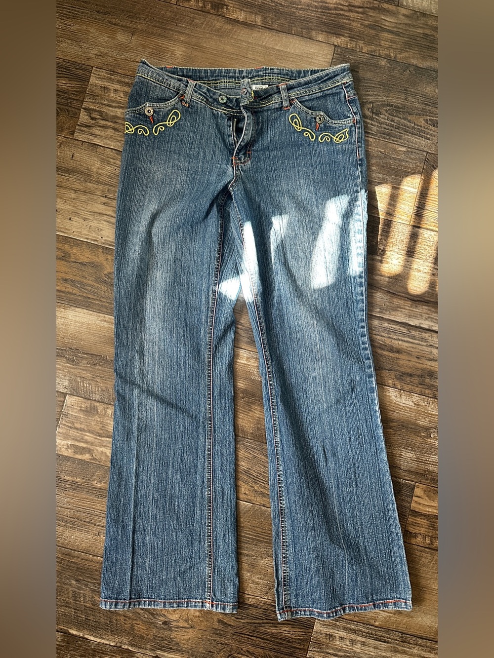 725 Women’s Boot Cut Jeans  - Classic Stretch Denim